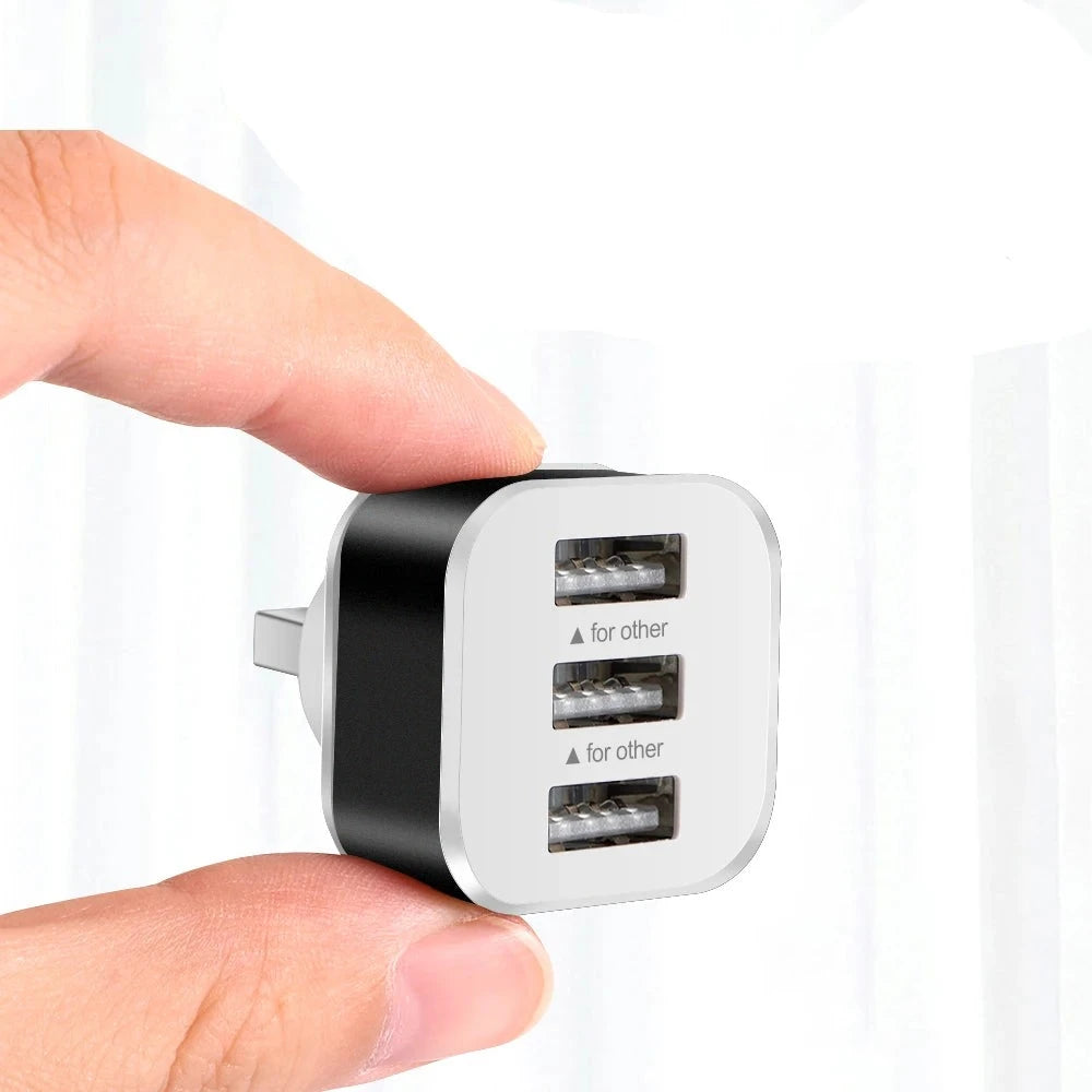 Sleek and Versatile USB Hub – High-Speed Data Transfer for Multiple Devices