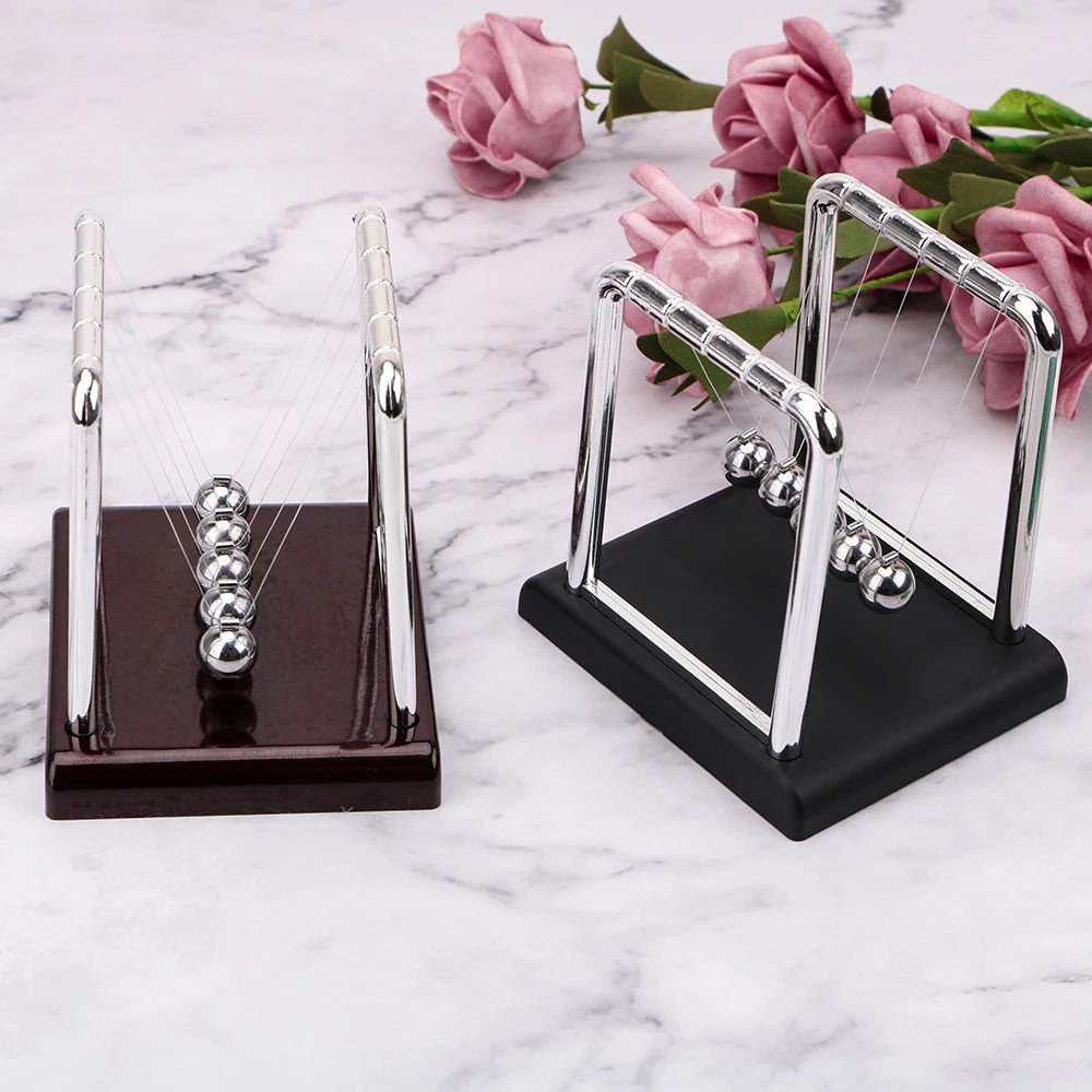 Newton’s Cradle - Elegant Metal Pendulum Desk Decor for Physics Enthusiasts
